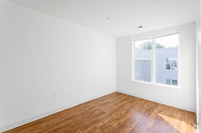 2 BR, 2 BA - 932 SF