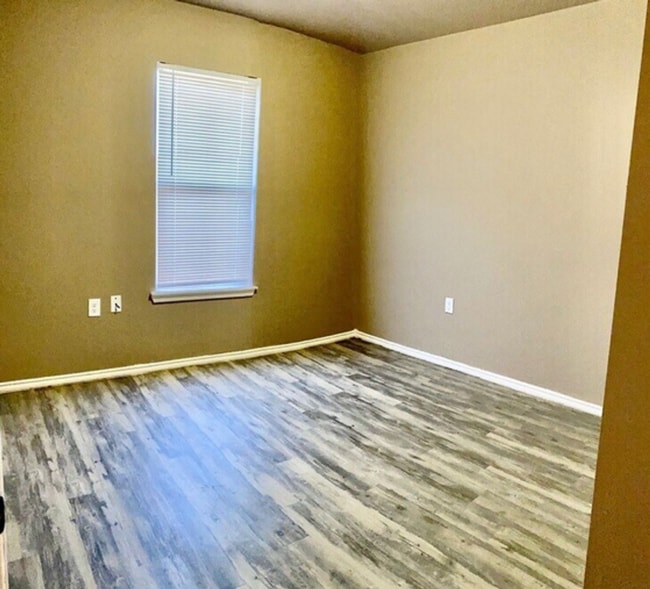 Photo - 332 37th St Unit 2