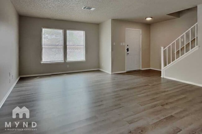 Photo - 8031 Manderly Pl