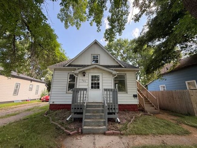 Building Photo - 721 E Kemp Ave Unit 721 1/2