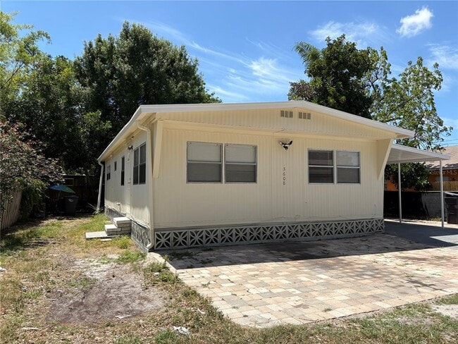 Photo - 3608 16th St W