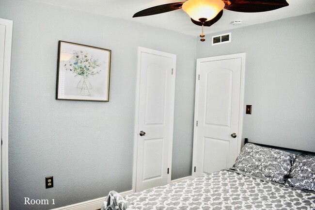 Photo - 9216 82nd Street N
