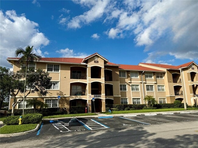 Building Photo - 11601 SW 2nd St Unit 21301