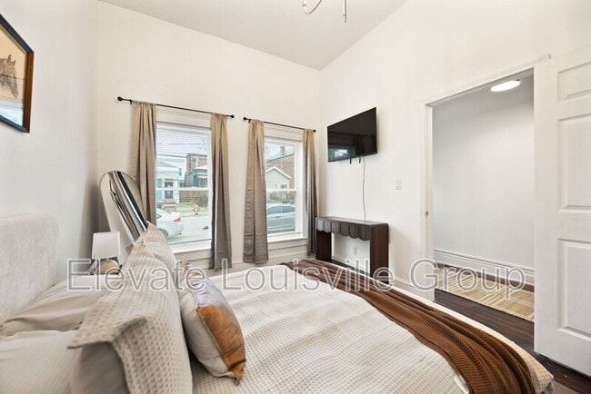 Photo - 915 S Shelby St