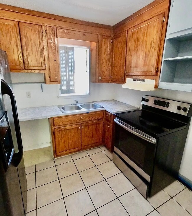 Photo - 700 Mitchell Dr Unit B