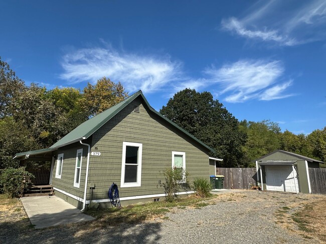 Photo - 379 Greene St