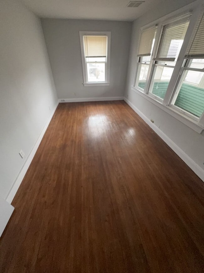 Photo - 960 W Delaware Ave Unit 2