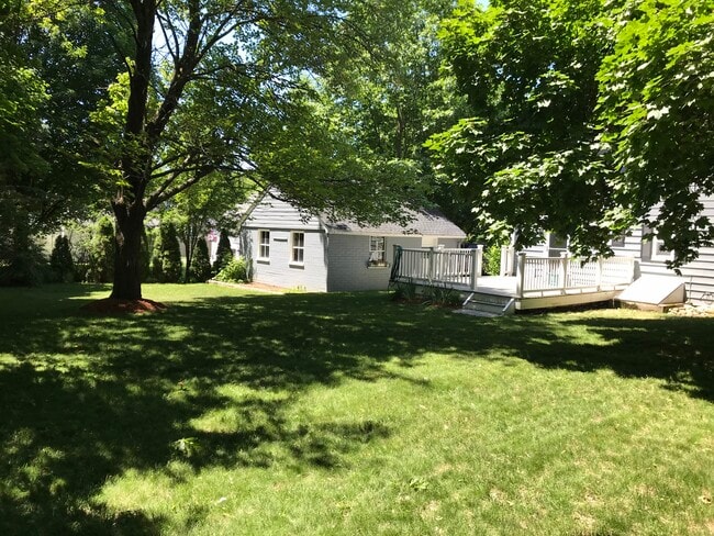 Photo - 142 Holden St