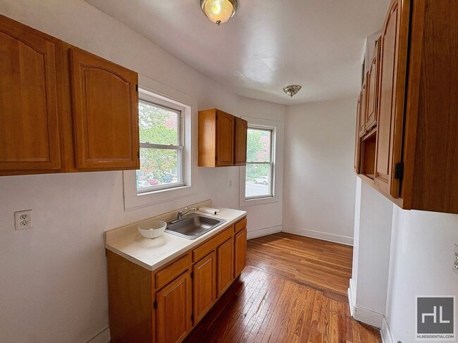 Photo - OXFORD AVENUE, BRONX Unit 2