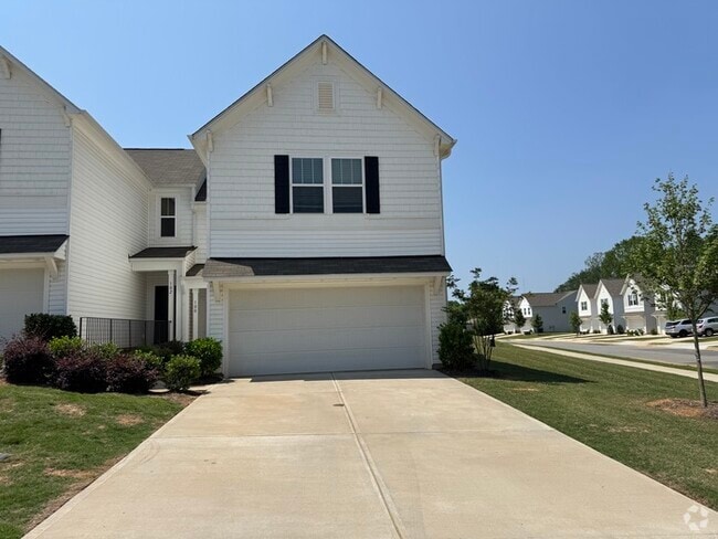 Building Photo - Three bedroom 2 1/2 bath paired home. Clos...