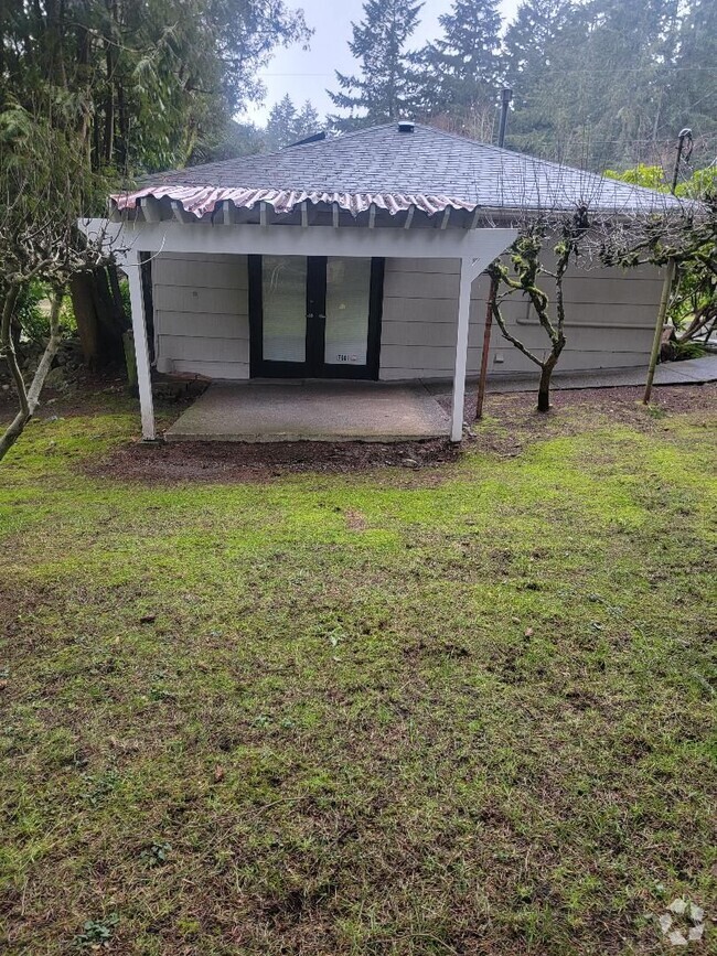 Building Photo - Adorable Cottage in University Place Rental