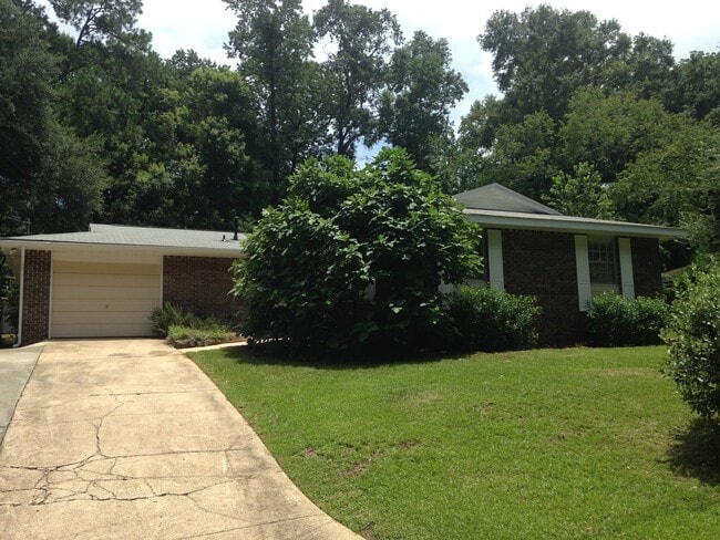 Building Photo - PRE-LEASING 8/1/18 Great Updated 4 Bedroom Home