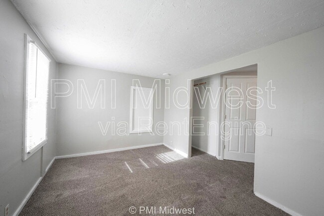 Photo - 2011 Applegate St