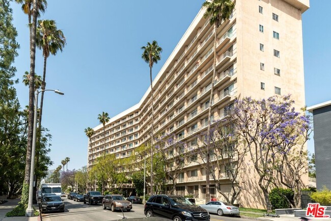 Photo - 100 S Doheny Dr Unidad 422 Rental
