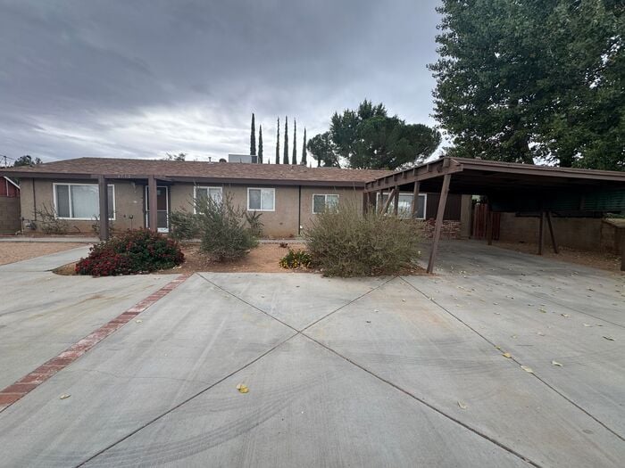 Great 3 + 2 Located in Quartz Hill - Great 3 + 2 Located in Quartz Hill