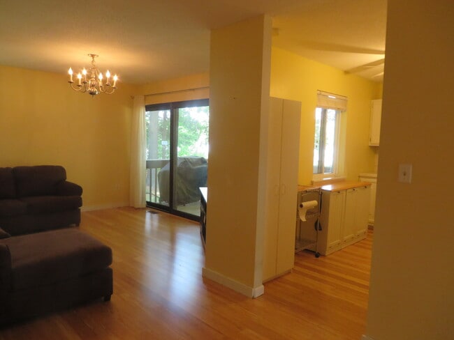 Photo - 16 Greenbriar Dr Unit F