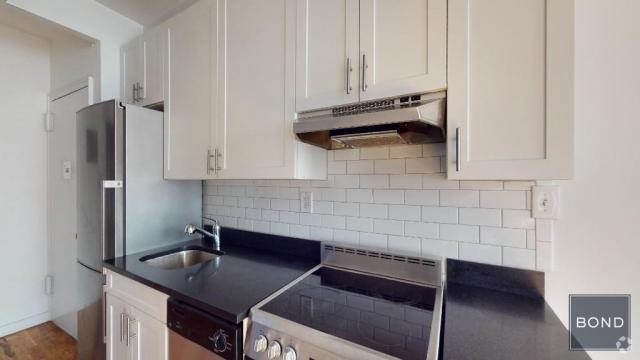 Building Photo - 1 bedroom in Manhattan NY 10014 Unit 11 Rental