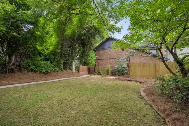 Photo - 759 Myrtle St NE