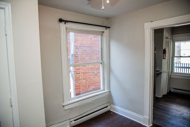 Photo - 2002 Rosewood Ave Unit Apt #D