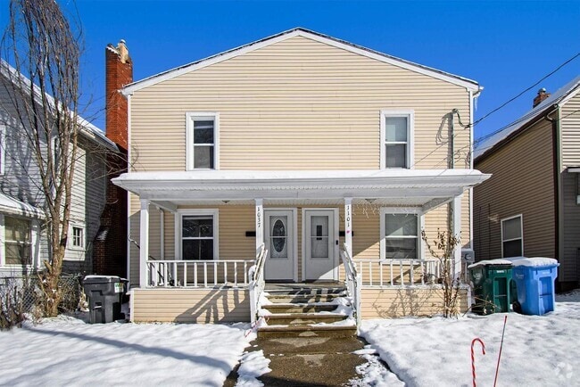 Building Photo - 1037 Bement St Rental