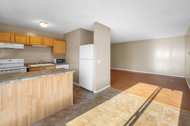 Photo - 715 ManApart Unit 11