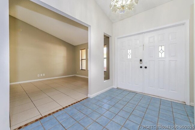 Photo - 547 Indigo Ave