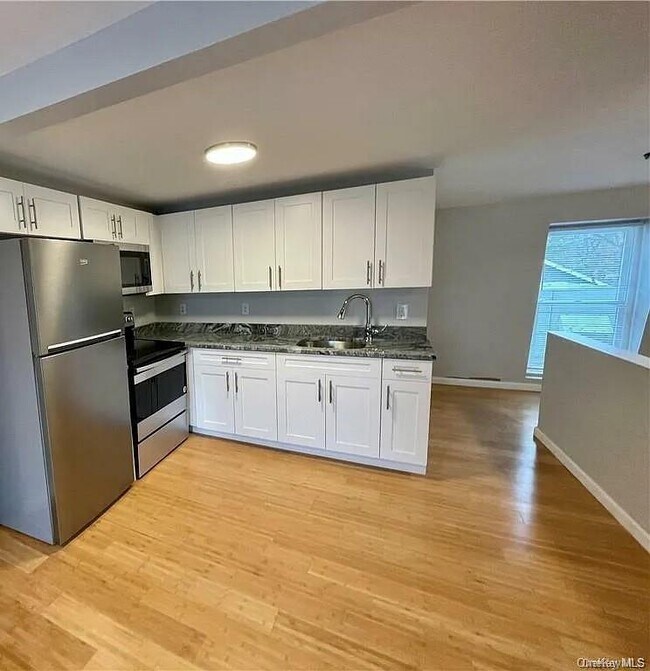 Photo - 51 Greenwich Ave Unit 2