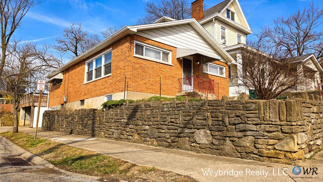 This is a Lovely 4-Bedroom, 2-Bath House i... - This is a Lovely 4-Bedroom, 2-Bath House i...