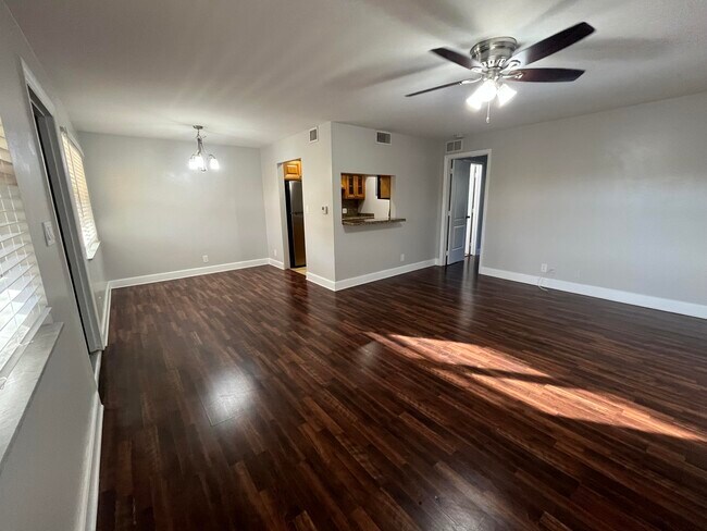 Photo - 613 NE 4th St Unidad 202