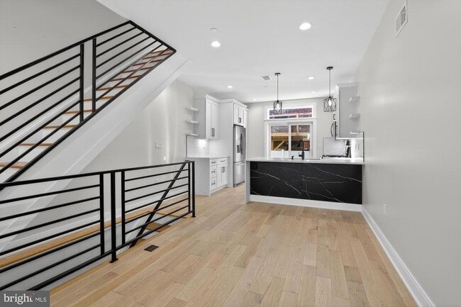 Photo - 2138 E Albert St