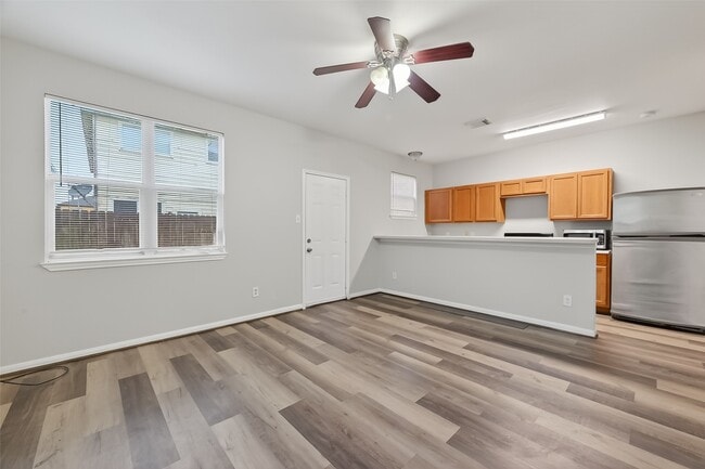 Photo - 6406 Waldron Dr