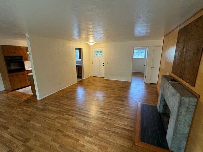 Photo - 3+ Bedroom House in Friendly Area