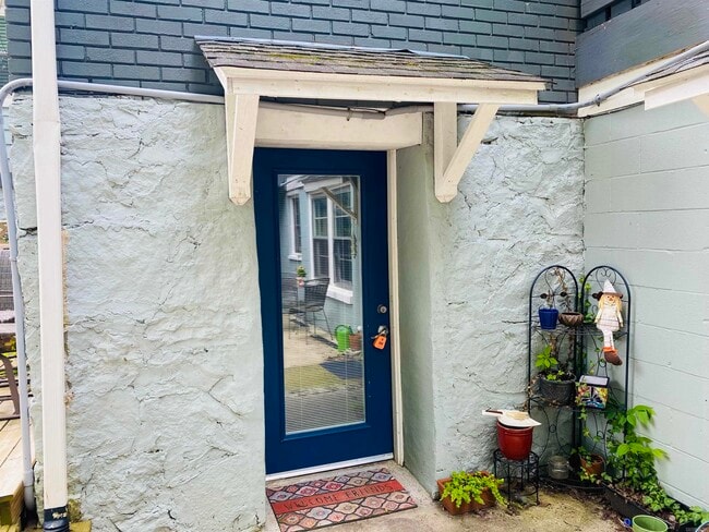 Photo - 1305 Stratford Ave