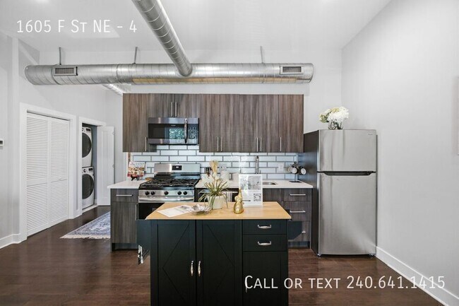 Photo - 1605 F St NE