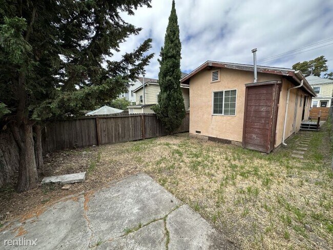 Photo - 2 br, 2 bath House - 863 Athens Ave