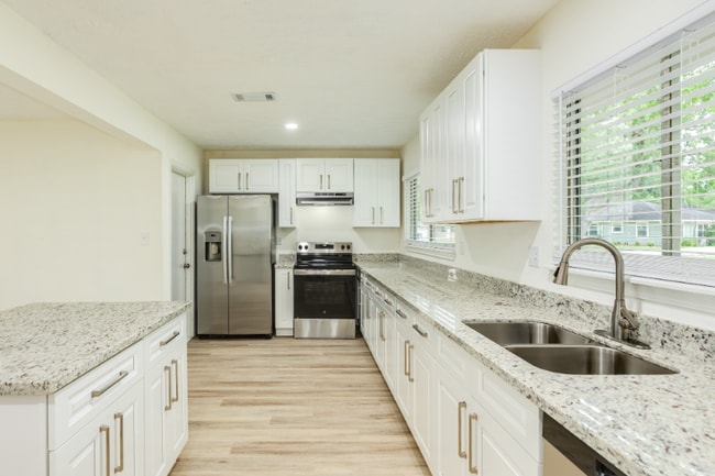 Photo - 408 Gardenia St