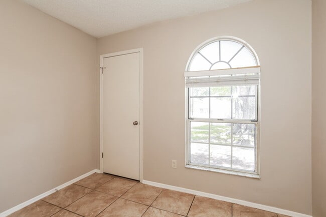 Photo - 8327 Argyle Corners Ct