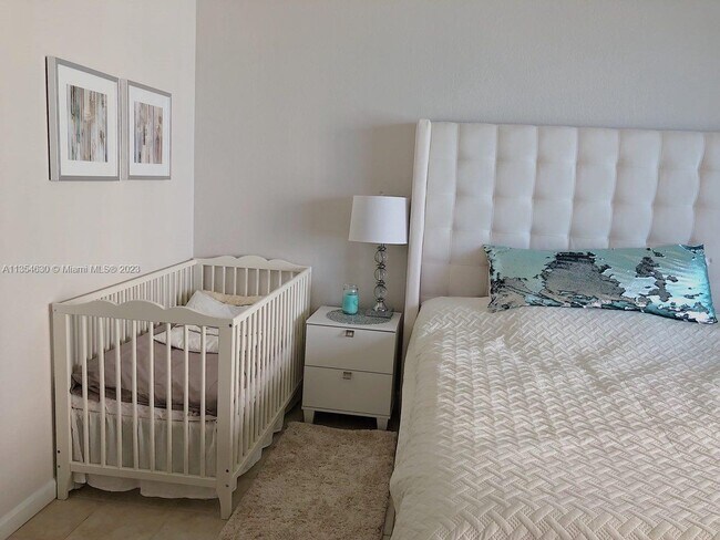 Photo - 2501 S Ocean Dr Unidad 605 (Available NOW!