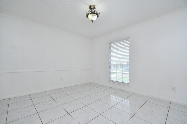 Photo - 7714 Eichler Dr