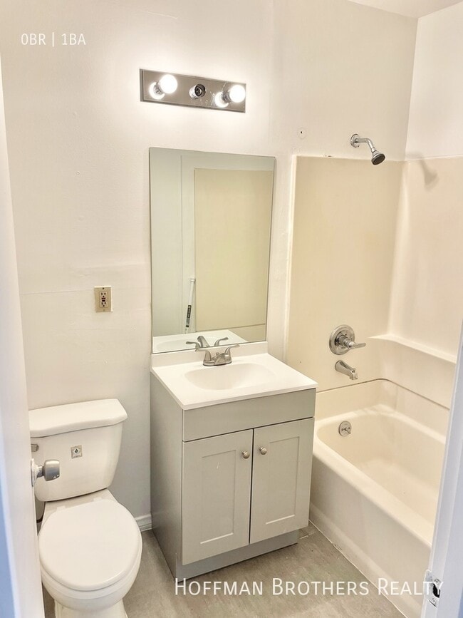 Photo - 933 Grattan St Unit 202