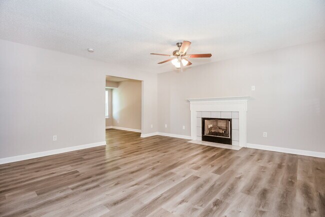 Photo - 326 Kingville Dr