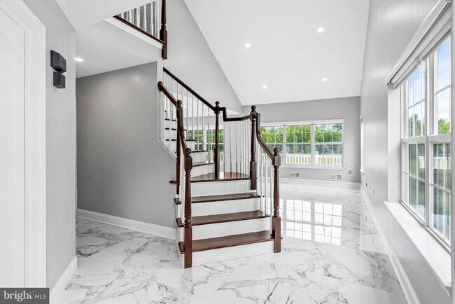 Photo - 98 Canal View Dr