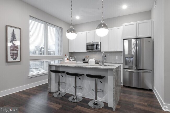 Building Photo - 1555 Ridge Ave Unit 402 Rental