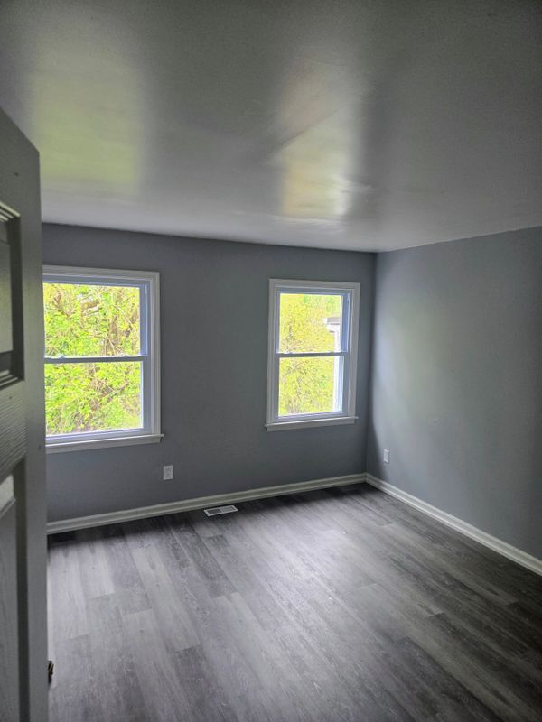 Photo - 868 Coates St