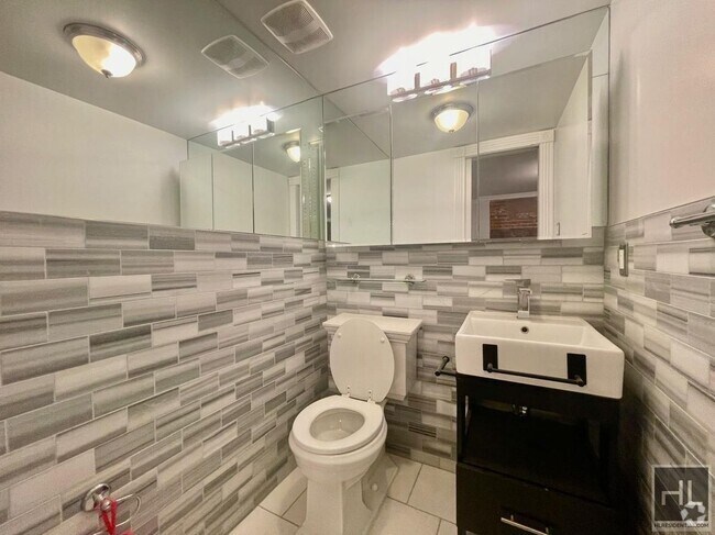 Building Photo - Hudson Street Rental