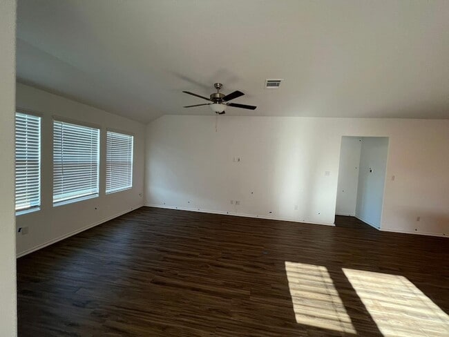 Building Photo - 509 Golden Plains Pkwy Rental