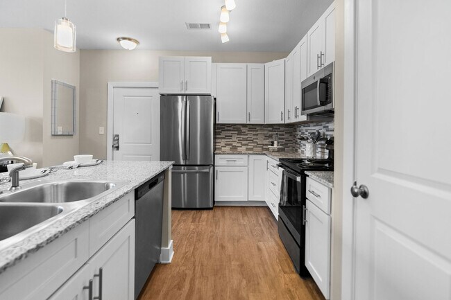Rosewood - Studio / 745 sq. ft
