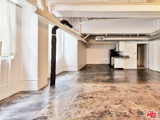 Photo - 215 W 7th St Unit 201