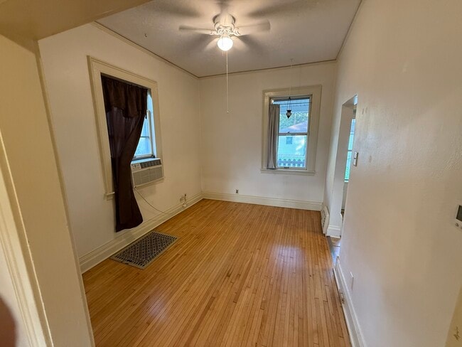Photo - 418 N 4th St