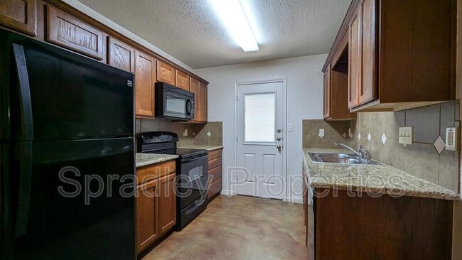 Photo - 112B Andy Ln